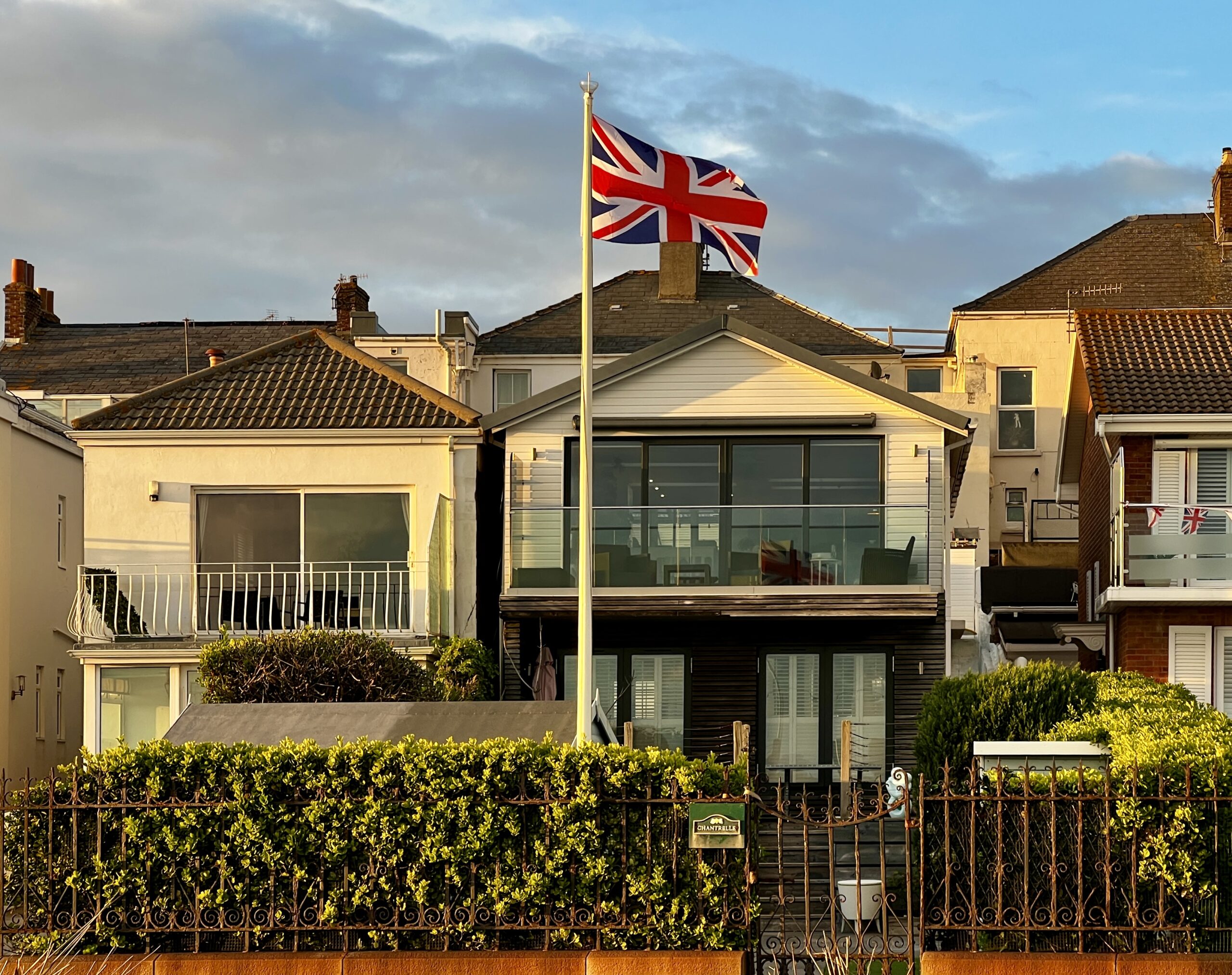 Flying the flag on your property 1 planning.je jersey home victoria avenue flag pole scaled